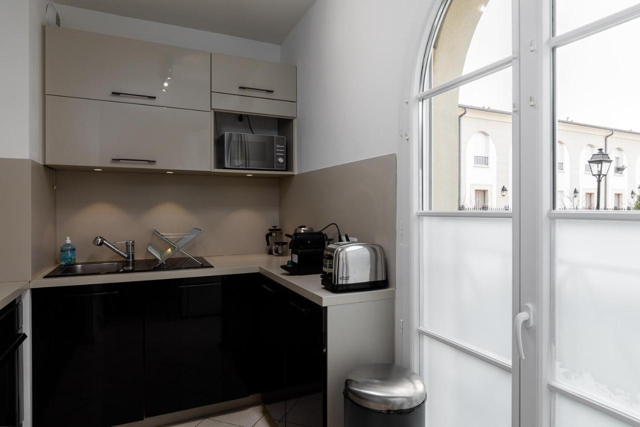 Apartment 2 Bedroomed Near Disneyland Paris With Garden Parking At Serris Kültér fotó