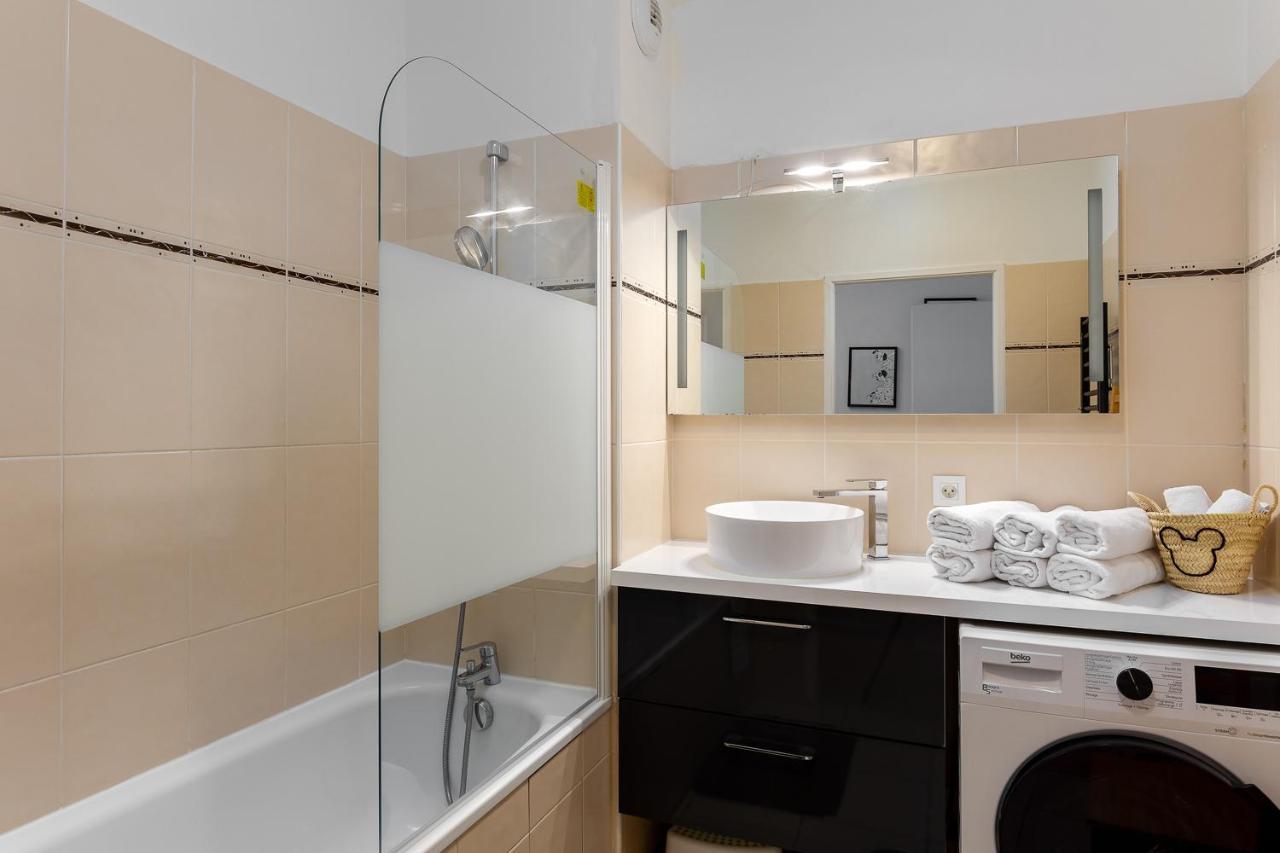Apartment 2 Bedroomed Near Disneyland Paris With Garden Parking At Serris Kültér fotó