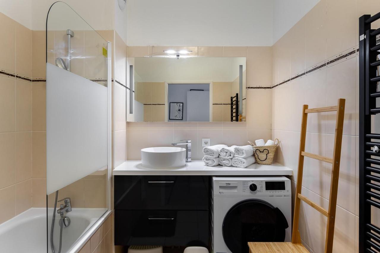 Apartment 2 Bedroomed Near Disneyland Paris With Garden Parking At Serris Kültér fotó